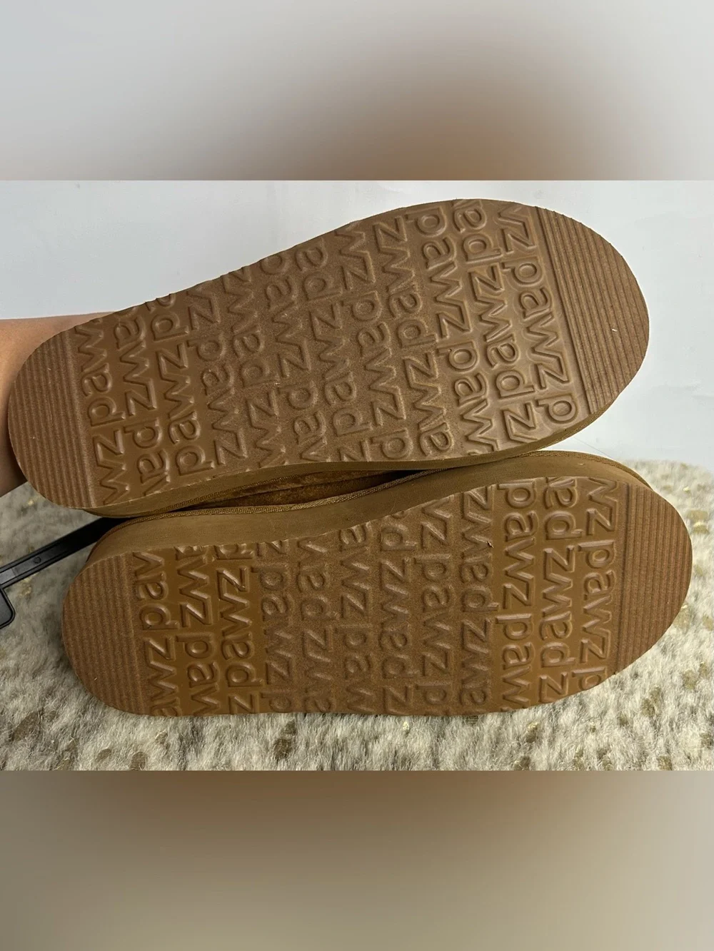 5‎ for $25🔥Pawz Tan Suede Slip On Moccassin Slippers Girls Size 6- New